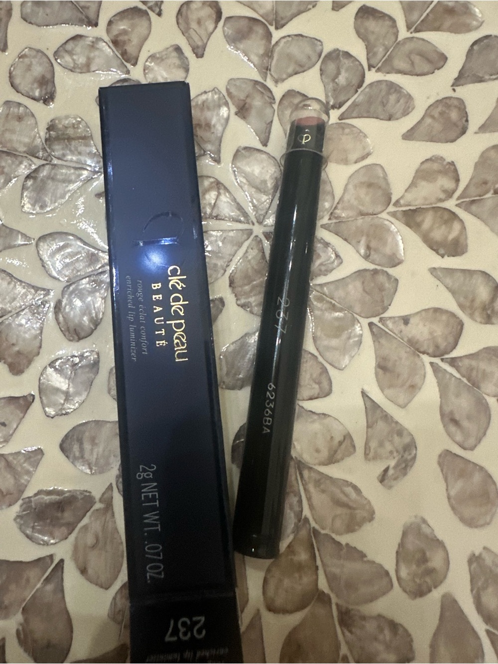 Cle de Peau lip pencil in shade 237
#lipstick #cledepeau